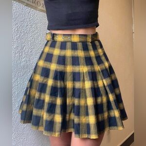 Plaid Yellow and Black Pleated Mini Skirt, size small from Vock